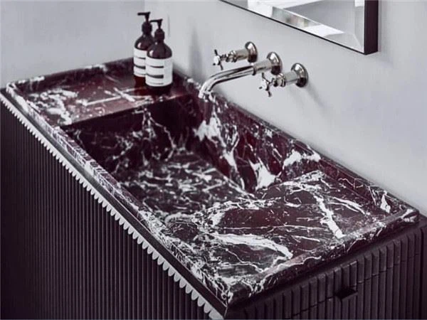 Lillad marmorist tööpinnad