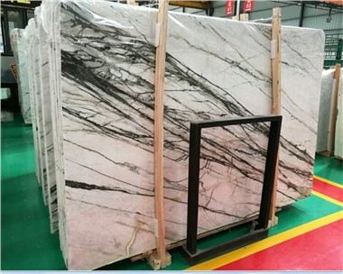 Marmorist plaadist duši seinad