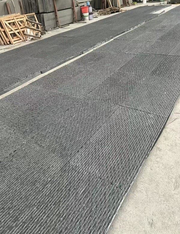 Chiseled Black Granite Wall Tile
