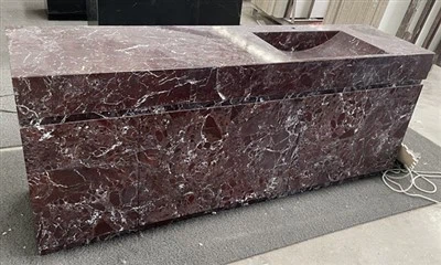 Marmorist vannitoa üksus