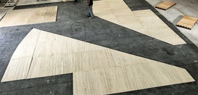 Travertiini seinakatte plaadid